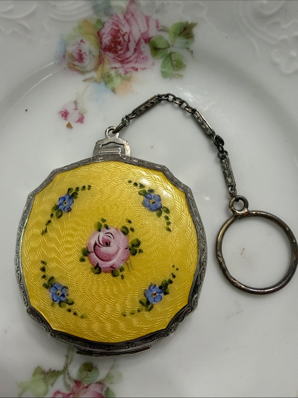Antique/Vintage Yellow Floral Guilloche Finger Ring Dance Compact